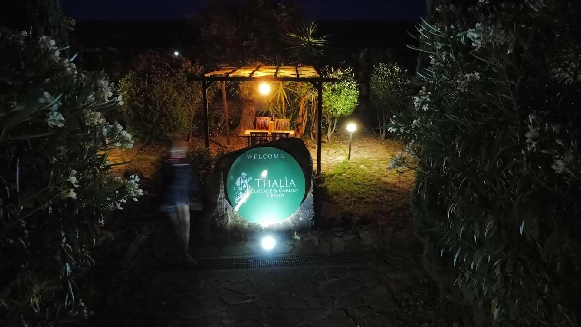 Thalia Apartaments Cefalù 0*,
